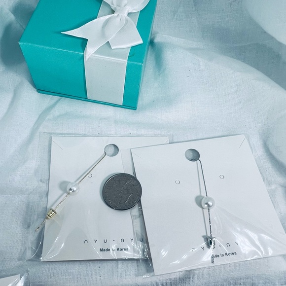 Golden Unique Faux Pearl Statement Bar Ear Cuff - Picture 4 of 8